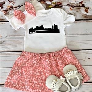 “Detroit skyline” gender neutral onesie